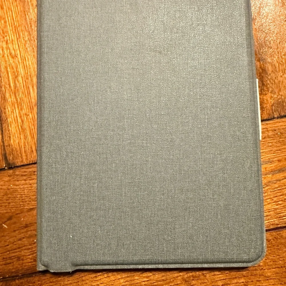 ZAGG Messenger Folio 2 Tablet Keyboard Case Built-in Stand - iPad 10 Gen